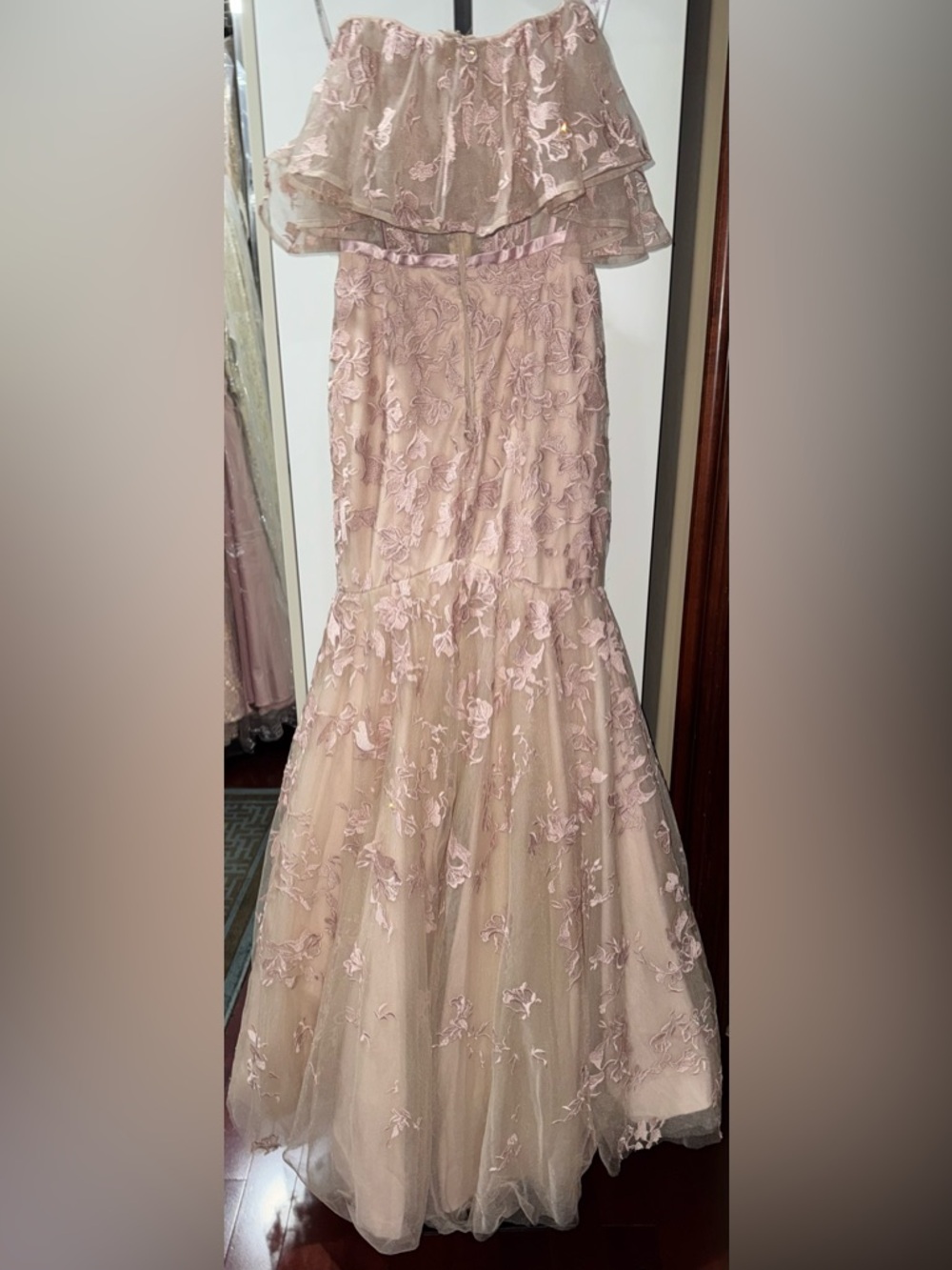 NWOT- Ellie Wilde Mon Cheri Blush Pink Off-Shoulder Lace Mermaid Gown - Picture 6 of 7